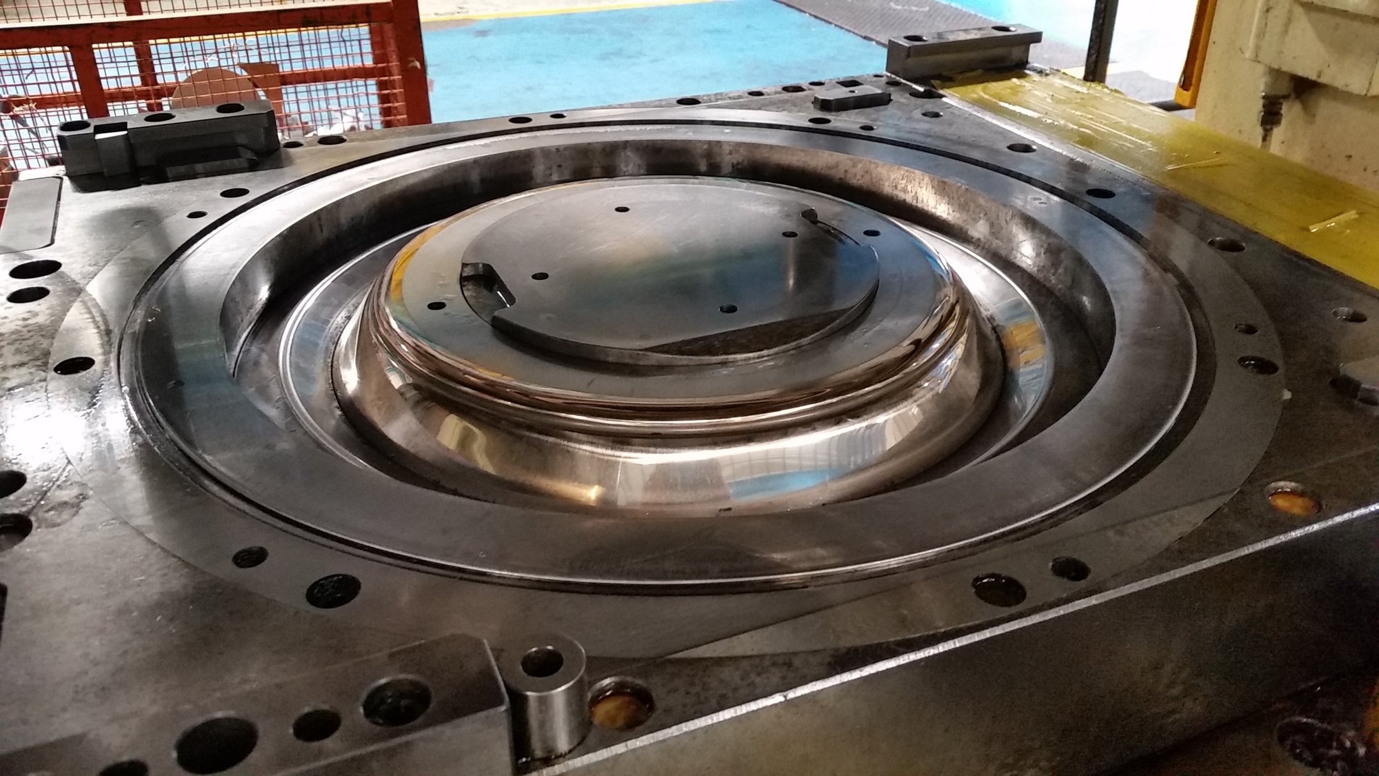 Deep drawing ring made of AMPCO® 25